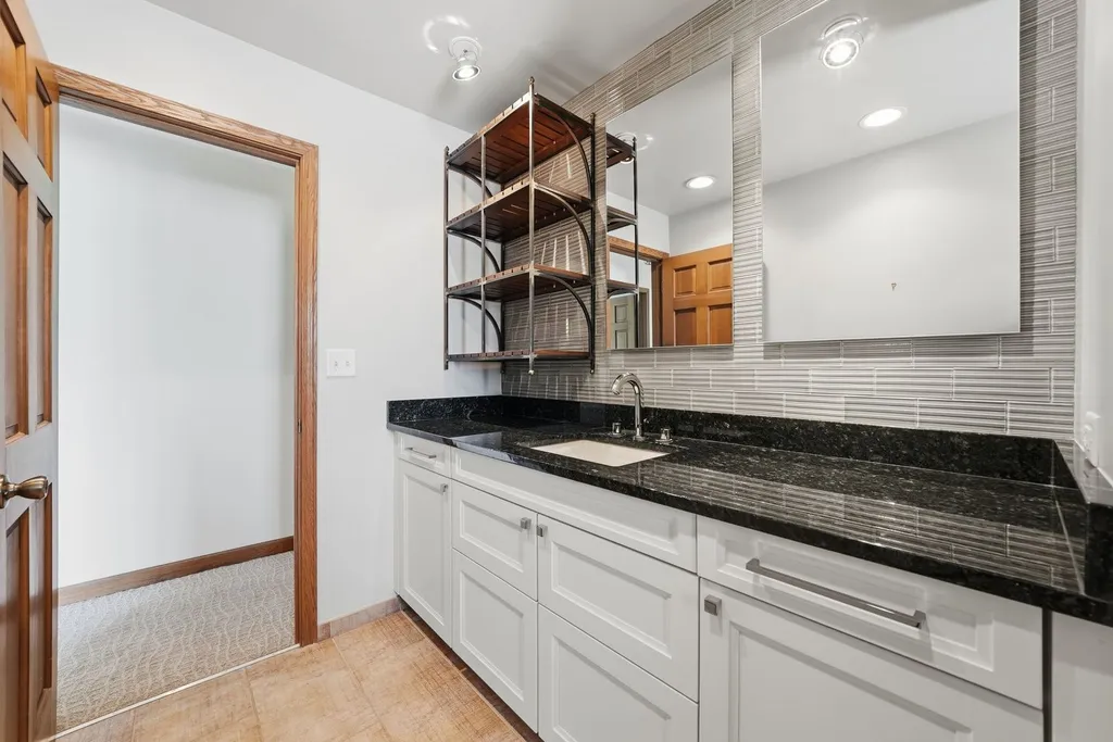 313 Trinity Lane Oak Brook IL 60523