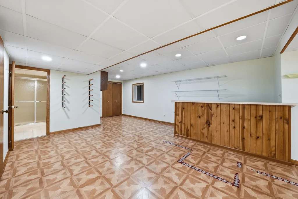 313 Trinity Lane Oak Brook IL 60523