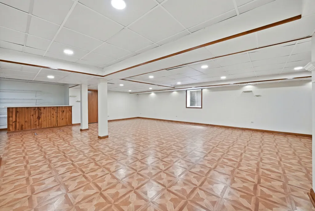 313 Trinity Lane Oak Brook IL 60523