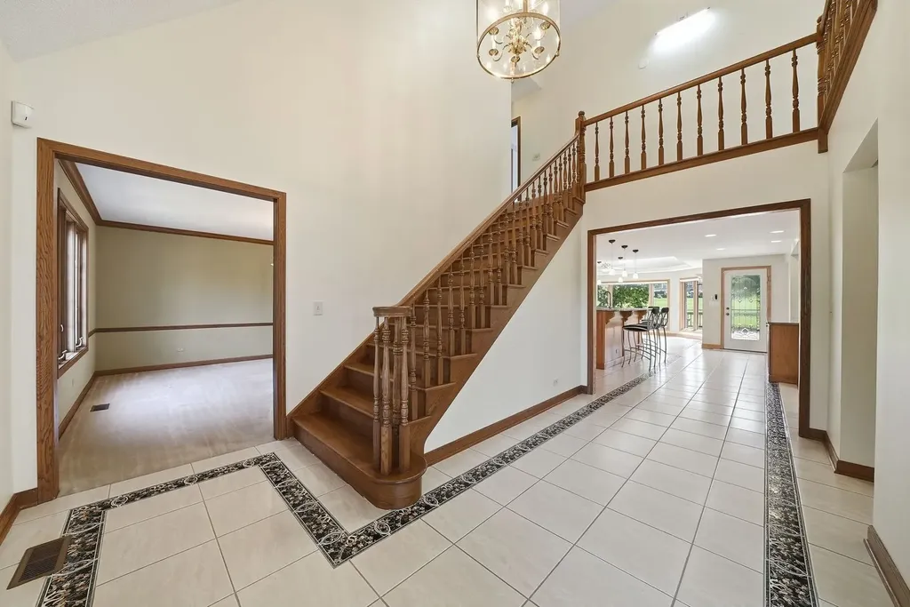 313 Trinity Lane Oak Brook IL 60523