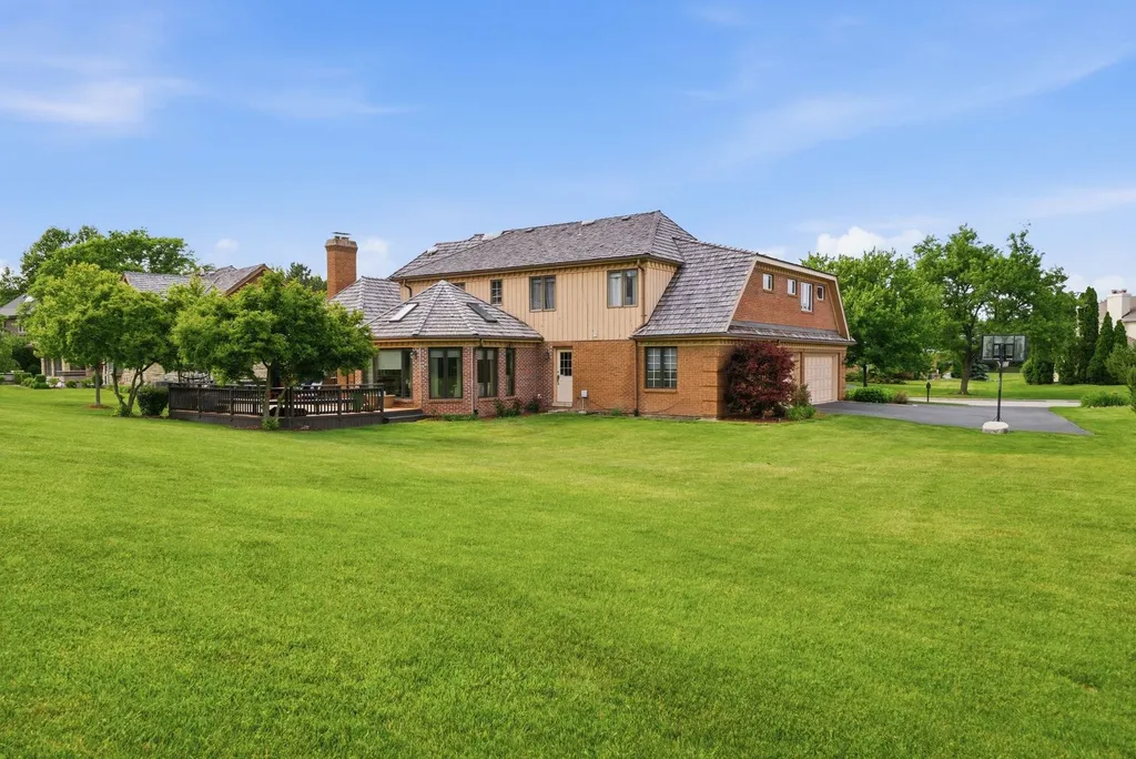313 Trinity Lane Oak Brook IL 60523