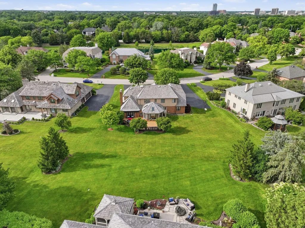 313 Trinity Lane Oak Brook IL 60523