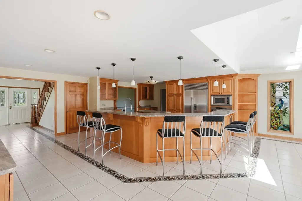 313 Trinity Lane Oak Brook IL 60523