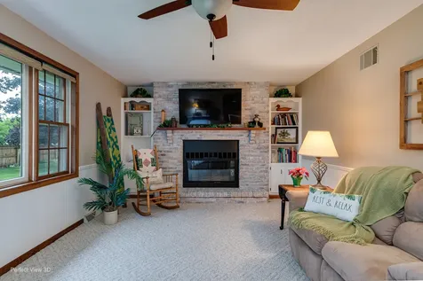 325 Twilight Drive Morris IL 60450