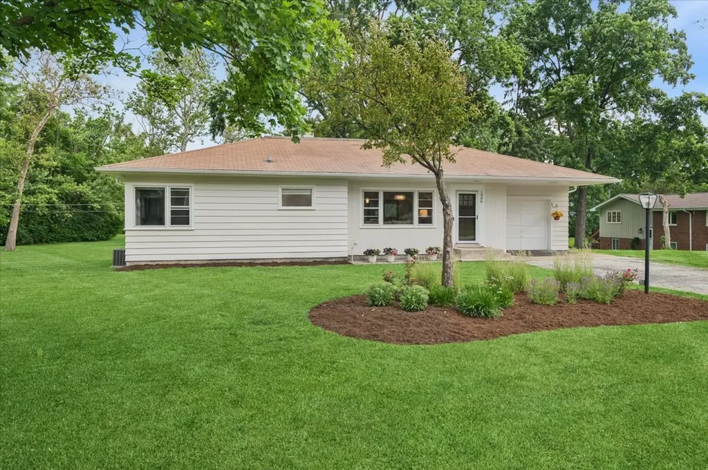 1308 West 53rd Place La Grange Highlands IL 60525