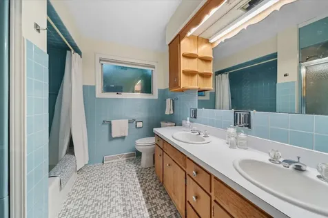 1308 West 53rd Place La Grange Highlands IL 60525