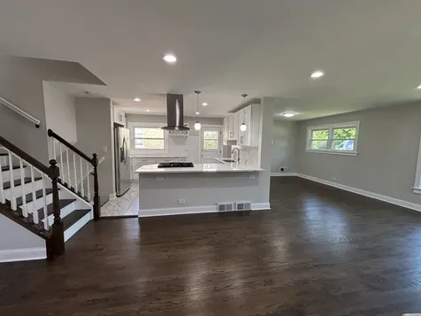 2036 Lake Avenue Wilmette IL 60091