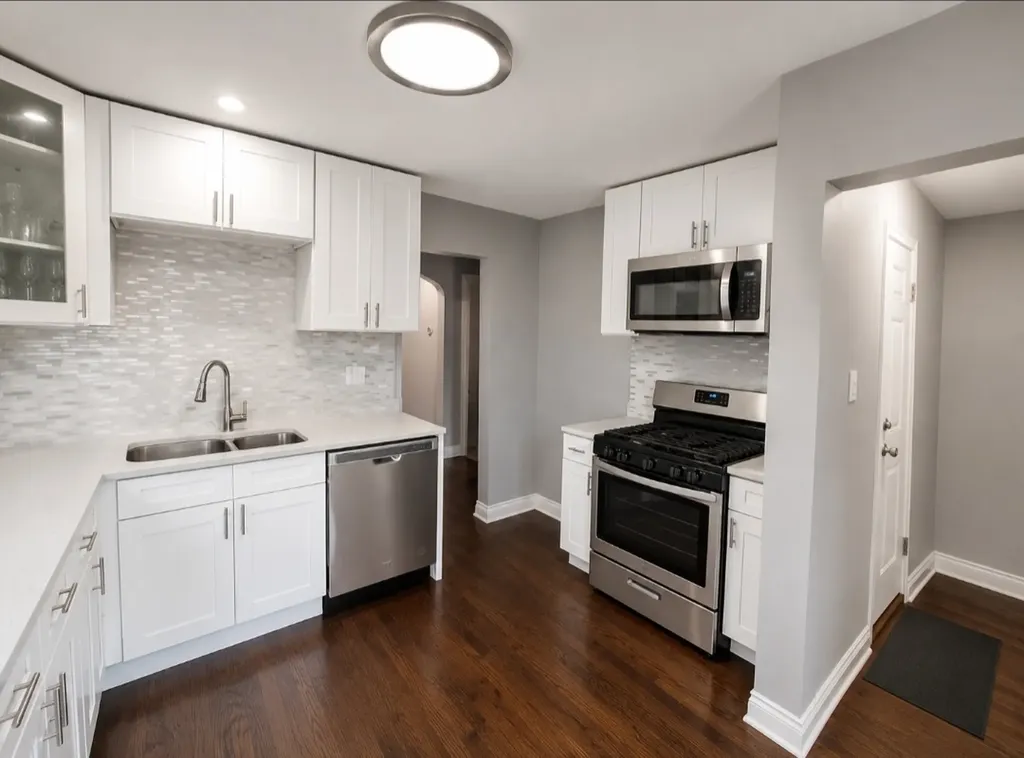 9801 South Drexel Avenue Chicago IL 60628