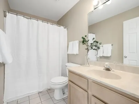 1104 Canterbury Court Elgin IL 60120