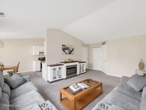 1104 Canterbury Court Elgin IL 60120