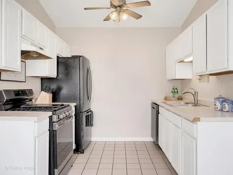 1104 Canterbury Court Elgin IL 60120