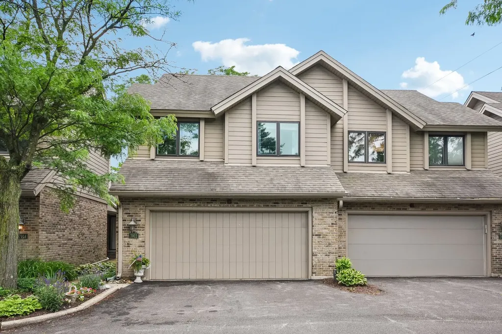 7912 South Garfield Avenue Burr Ridge IL 60527