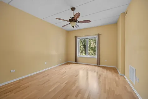 819 Graceland Avenue Des Plaines IL 60016