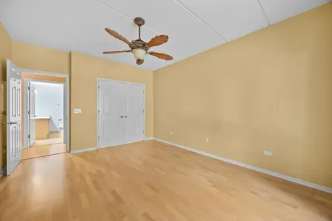 819 Graceland Avenue Des Plaines IL 60016