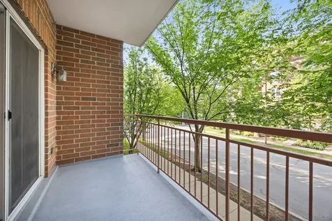 819 Graceland Avenue Des Plaines IL 60016