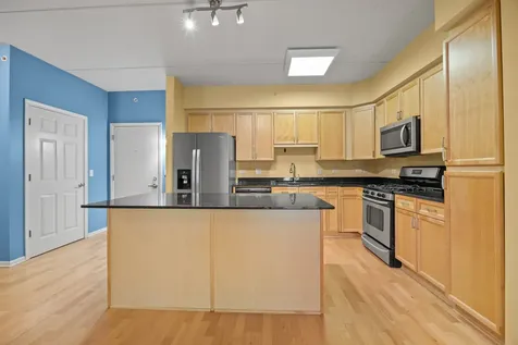 819 Graceland Avenue Des Plaines IL 60016