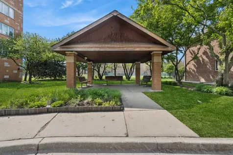 7450 North Waukegan Road Niles IL 60714
