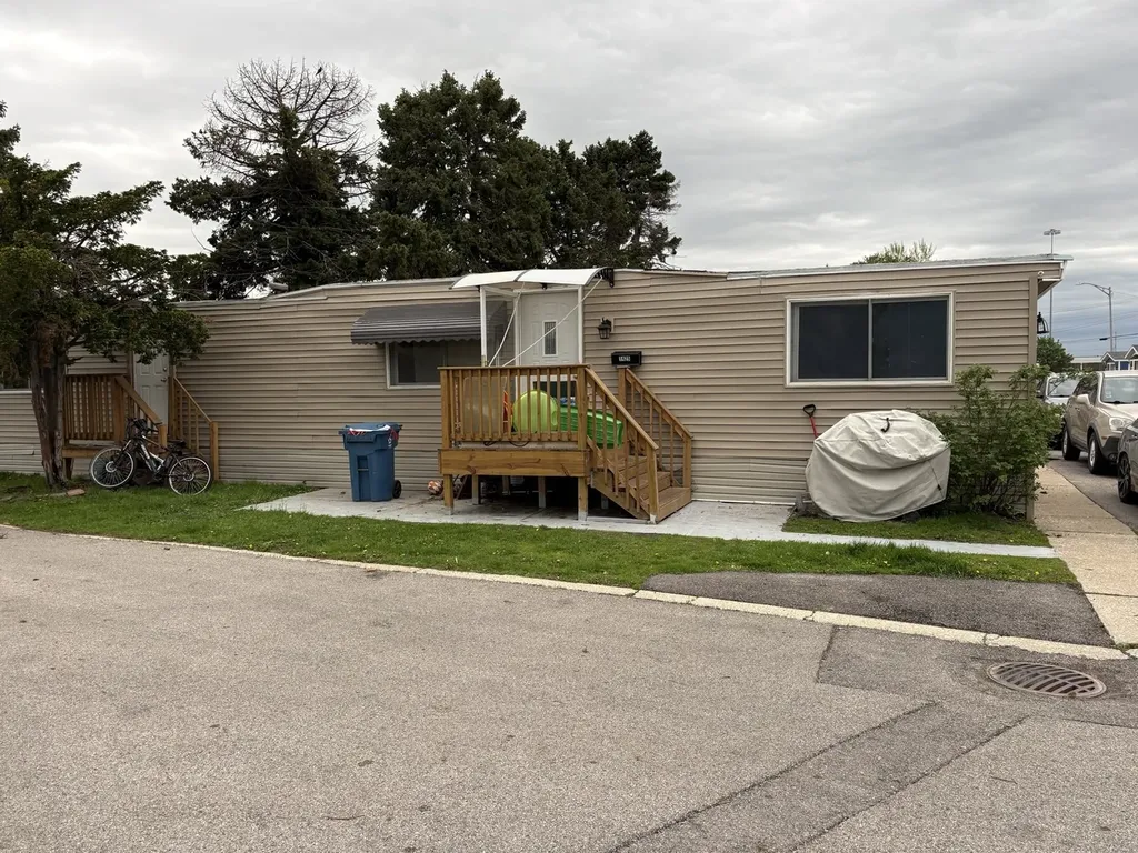1425 North 43 Avenue Stone Park IL 60165