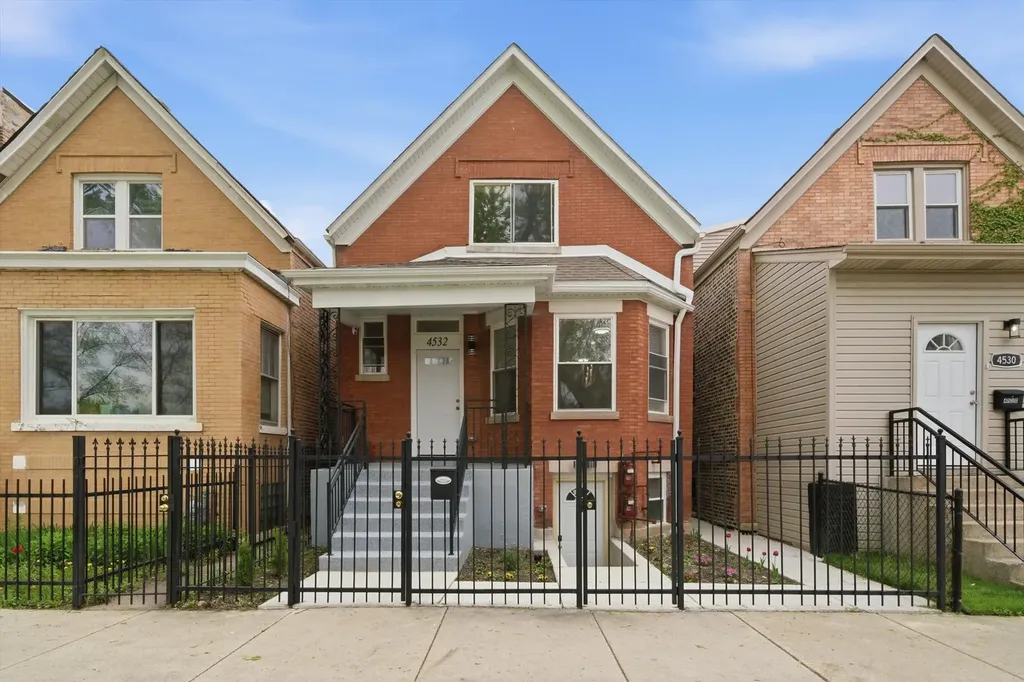 4532 West Maypole Avenue Chicago IL 60624