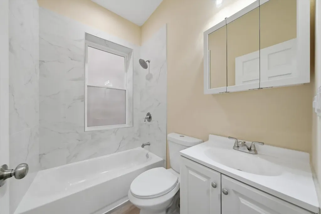 4532 West Maypole Avenue Chicago IL 60624