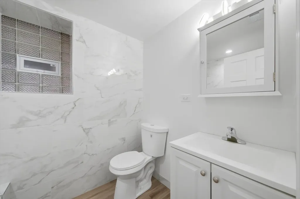 4532 West Maypole Avenue Chicago IL 60624