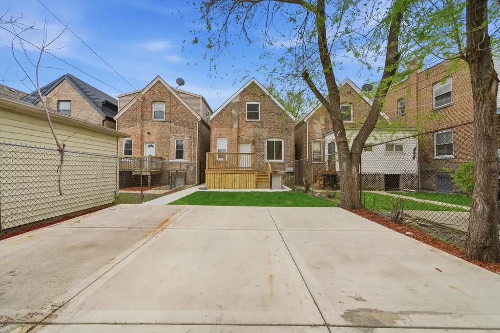 4532 West Maypole Avenue Chicago IL 60624