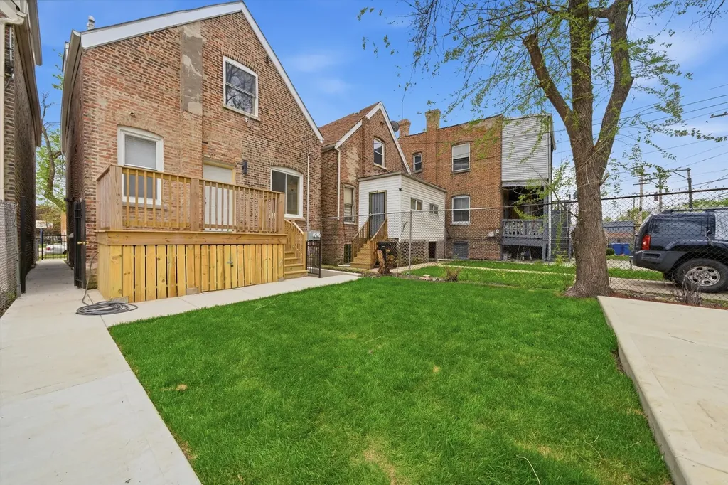 4532 West Maypole Avenue Chicago IL 60624