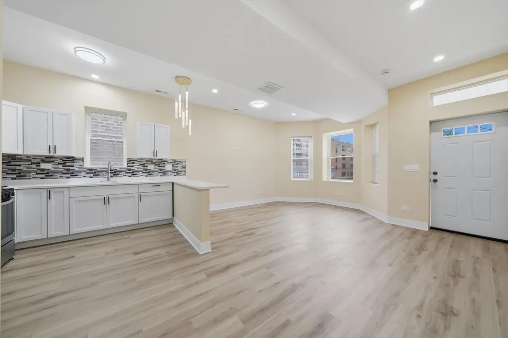 4532 West Maypole Avenue Chicago IL 60624