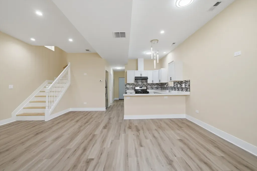 4532 West Maypole Avenue Chicago IL 60624
