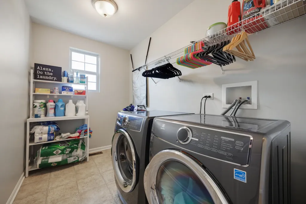 2531 Basin Trail Lane Naperville IL 60563