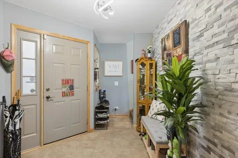 1479 Mackenzie Lane Elgin IL 60120
