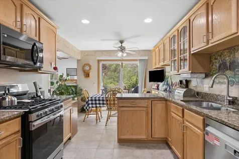 1479 Mackenzie Lane Elgin IL 60120