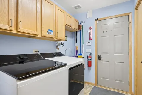 1479 Mackenzie Lane Elgin IL 60120