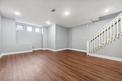 4528 South Saint Lawrence Avenue Chicago IL 60653