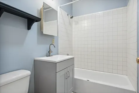 4528 South Saint Lawrence Avenue Chicago IL 60653