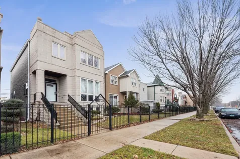 4528 South Saint Lawrence Avenue Chicago IL 60653