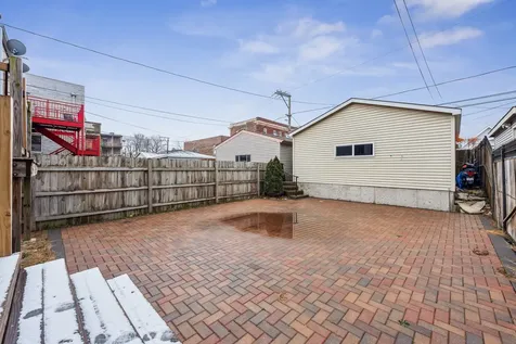4528 South Saint Lawrence Avenue Chicago IL 60653