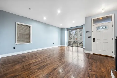 4528 South Saint Lawrence Avenue Chicago IL 60653