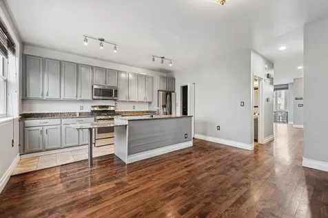 4528 South Saint Lawrence Avenue Chicago IL 60653