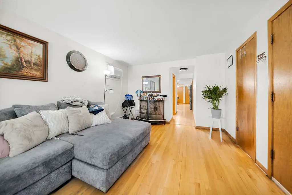 4543 South Drake Avenue Chicago IL 60632