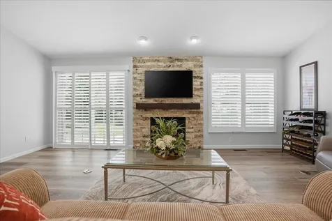 25 Inglewood Lane Bloomington IL 61704