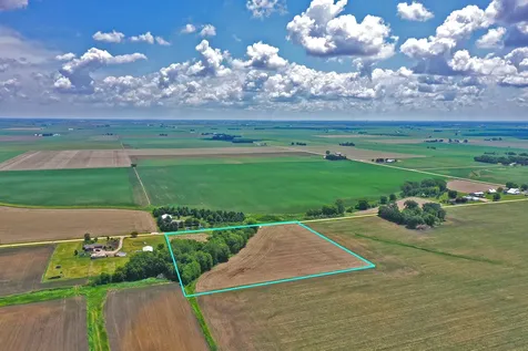 00 East 9th Road Utica IL 61373