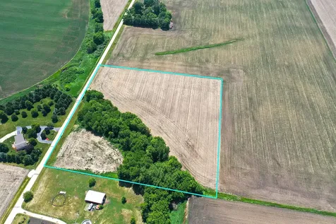00 East 9th Road Utica IL 61373