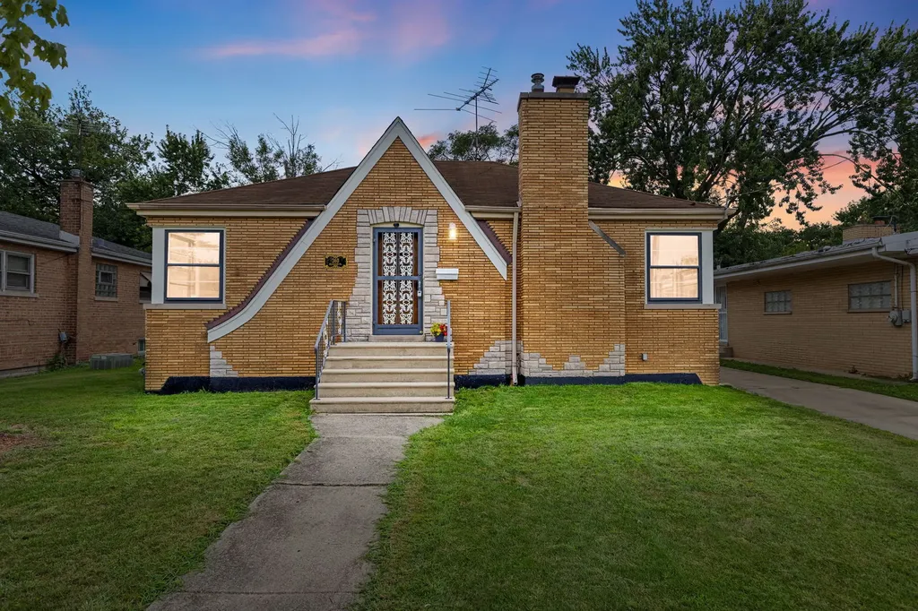 360 Streamside Drive Harvey IL 60426