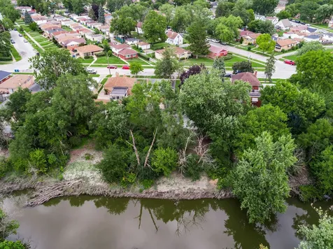 360 Streamside Drive Harvey IL 60426
