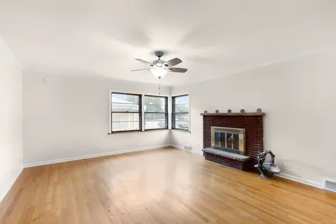 360 Streamside Drive Harvey IL 60426
