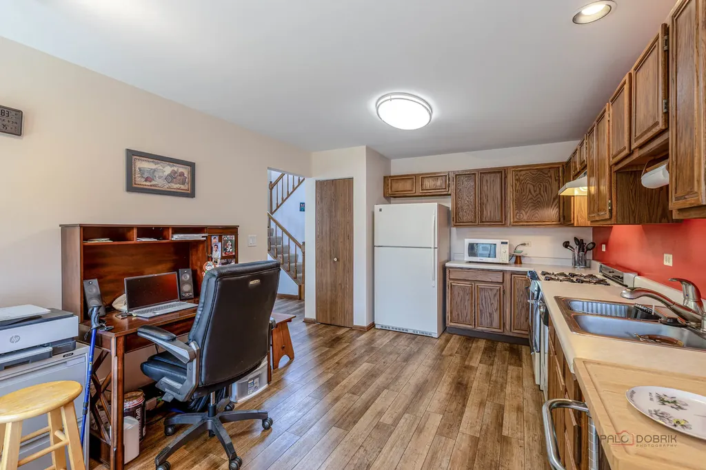447 Canterbury Drive Carol Stream IL 60188