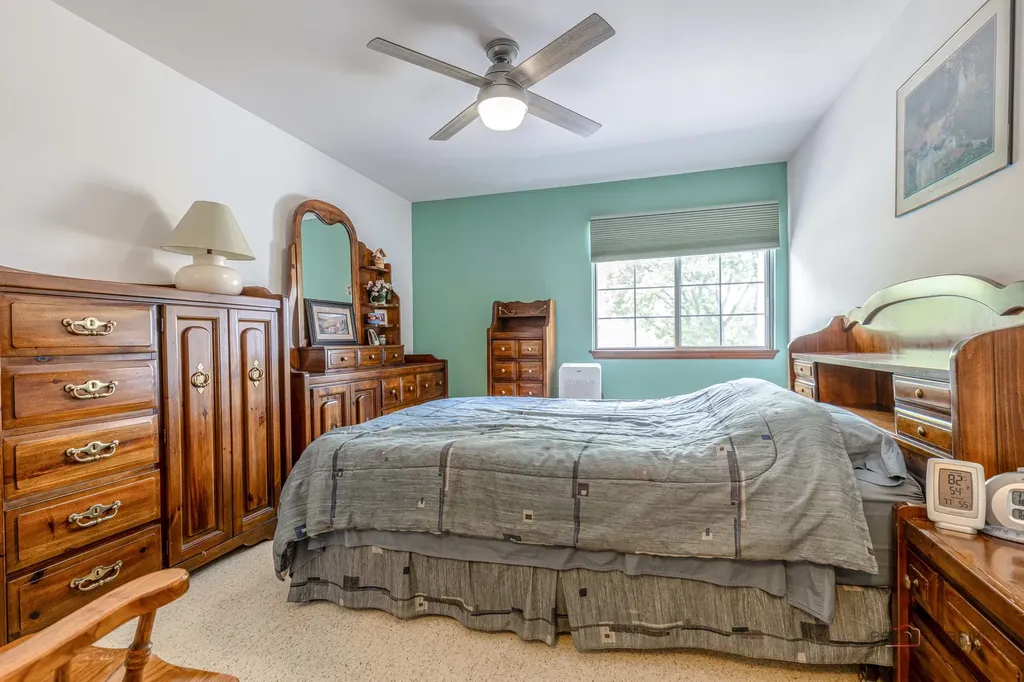 447 Canterbury Drive Carol Stream IL 60188