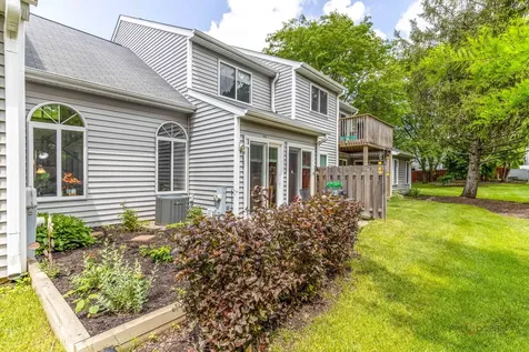 447 Canterbury Drive Carol Stream IL 60188