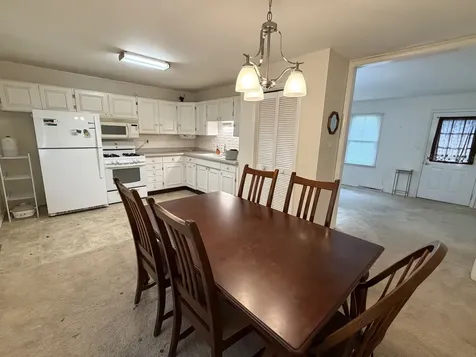 213 River Drive Dekalb IL 60115
